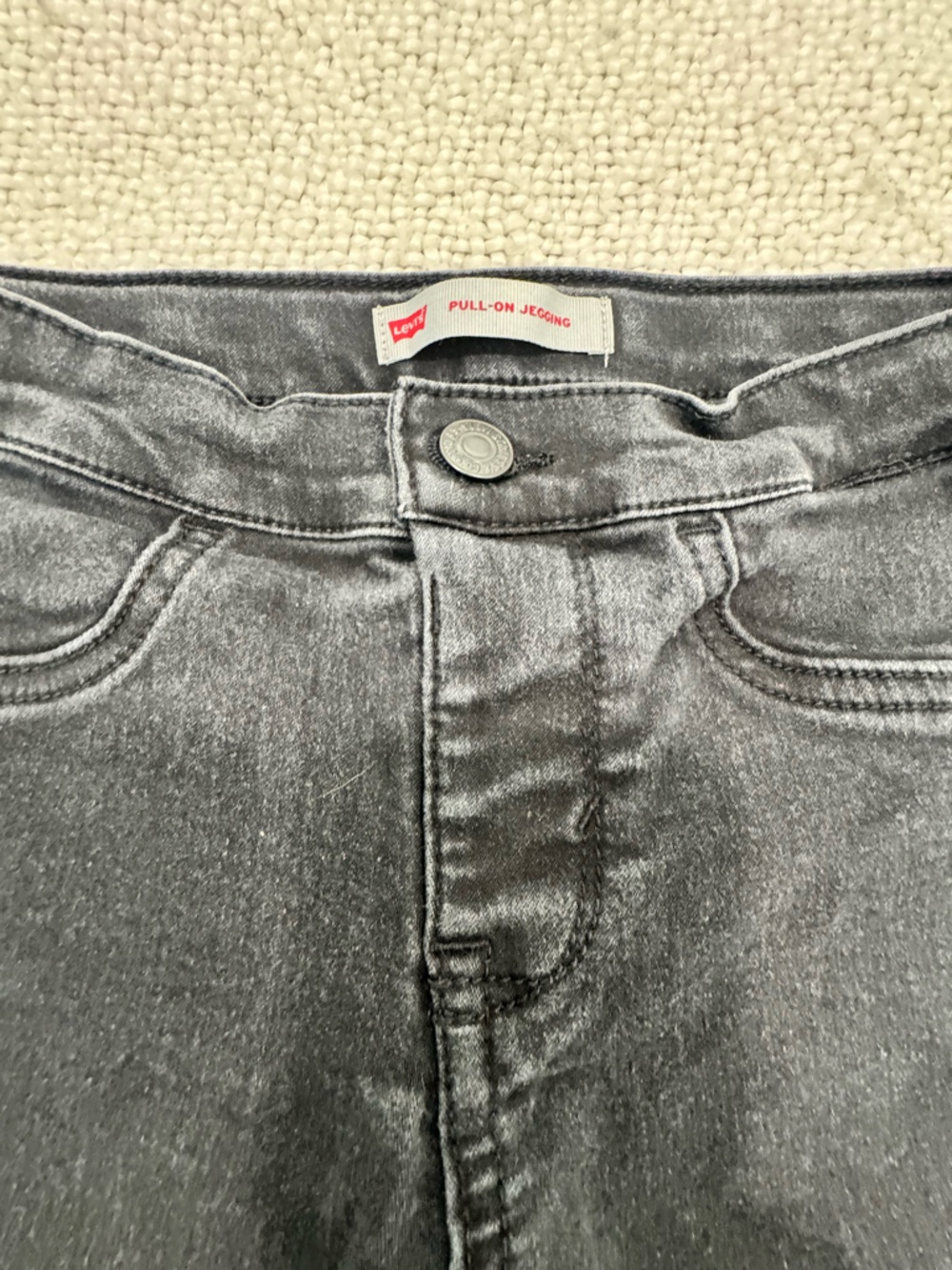 Levi's Washed Black Pull-On Jeggings